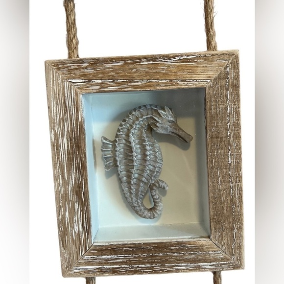 Nautical Trio Hanging Shadowbox with rope - Picture 4 of 5